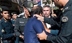 اعتراض نماینده تهران به ضرب و شتم دانشجویان مقابل سفارت انگلیس