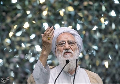 آمریکایی که از در بیرون شده نمی‌تواند از پنجره وارد شود 