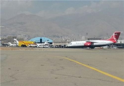 سانحه برای هواپیمای قشم‌ایر در فرودگاه مهرآباد + عکس 