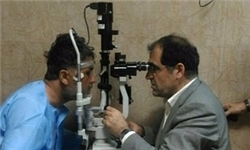 وزیر بهداشت خبرنگار مجروح صداوسیما را معاینه کرد
