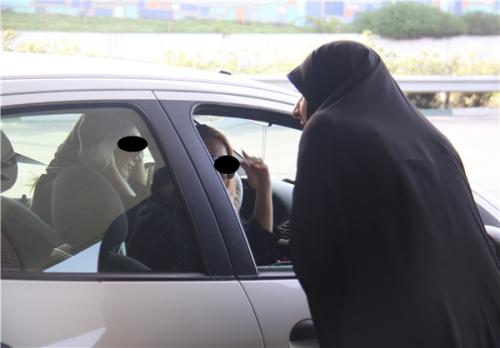 برخورد پلیس با کشف حجاب در خودروها 