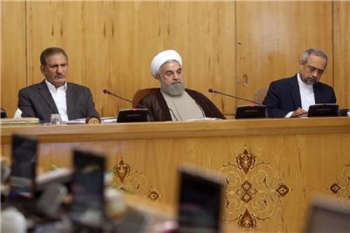روحانی: ستاد اقتصاد مقاومتی به زودی تشکیل می‌شود