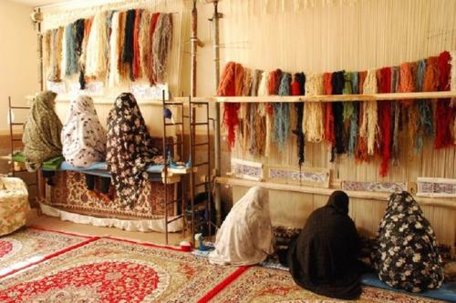 عاشقان حسینی سوار بر قالیچه سلیمان/ گره قالی عشق مرا کربلایی کرد