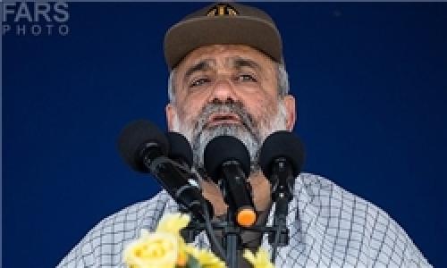 دادن دست دوستی به آمریکا چیزی جز بدبختی و بیچارگی ندارد