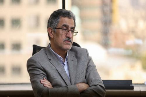 نرخ ارز در بازار دستکاری می‌‌شود!/ هزار توی صدور مجوزها در اقتصاد