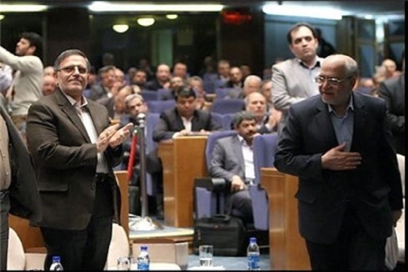 خودروساز ایرانی، پیرمردی با پیش‌بند کودکی