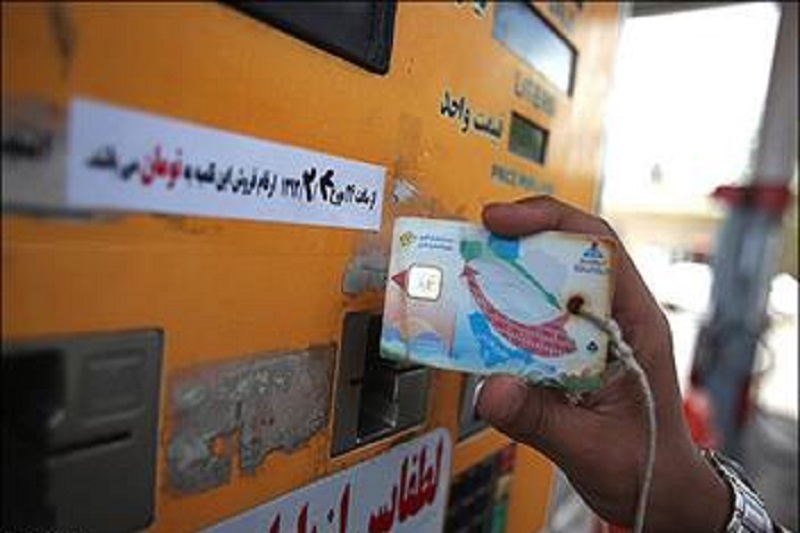 پمپ بنزین‌ها آماده حذف کارت‌ها شدند/ احتمال توقف عرضه کارتی بنزین