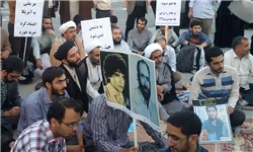 جمعی از دانشجویان به تحصن طلبه قمی مقابل مجلس می‌پیوندند