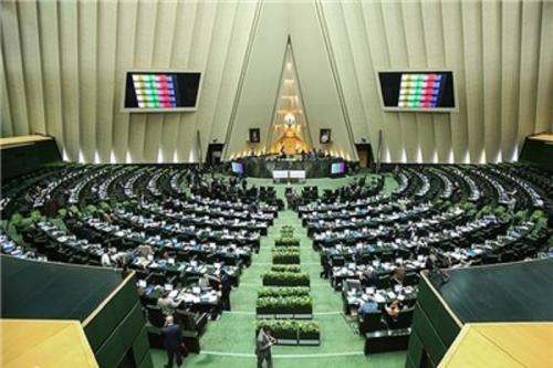  اعتراض نمایندگان مجلس نسبت به دیدار ظریف و اوباما با شعار مرگ بر آمریکا