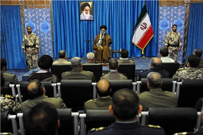 با کوتاه آمدن در مقابل دشمن دشمنی‌ها برطرف نمی‌شود/ اهمیت ورود به حوزه‌های ناشناخته نظامی