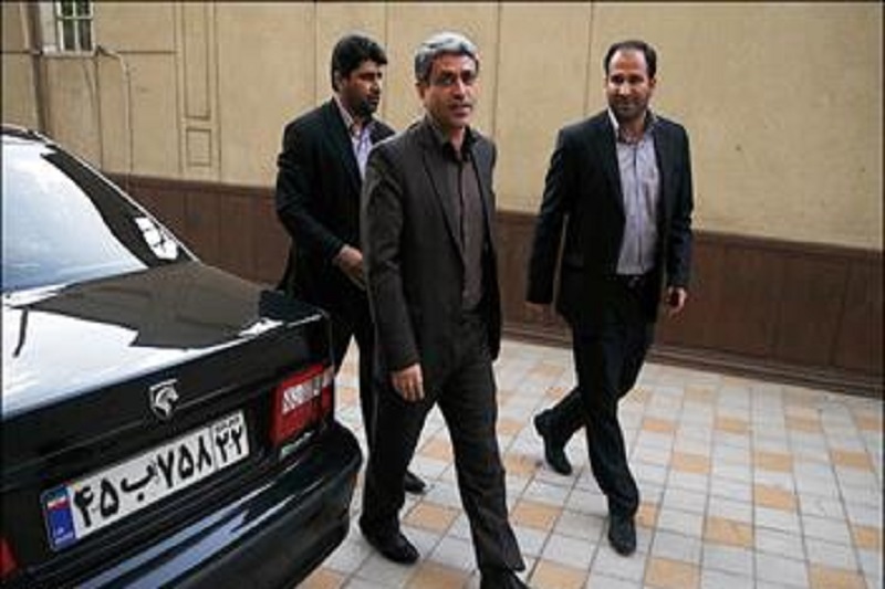 طیب نیا: آغازگر نامه خود رئیس جمهور بود/ منکر رکود اقتصادی نیستم