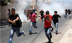 زخمی شدن ۱۲۰ فلسطینی در حملات امروز صهیونیست ها به کرانه باختری