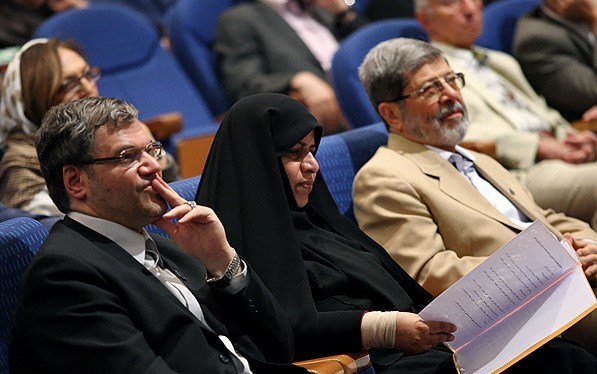 فشارهای مدیریت اجرایی کشور برای تغییر ریاست دانشگاه علوم پزشکی تهران را به مصلحت نمی‌دانم