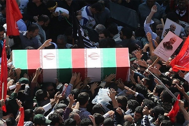 مراسم تشییع پیکر سردار شهید حسین همدانی در زادگاهش آغاز شد