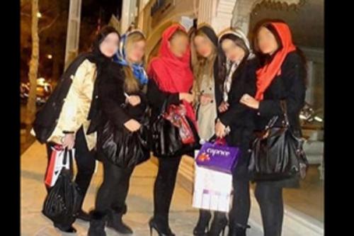 کمپین لباس تنگ نپوشیم راه می‌افتد