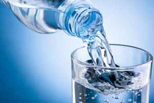 فواید بی نظیر نوشیدن آب در حال ناشتا