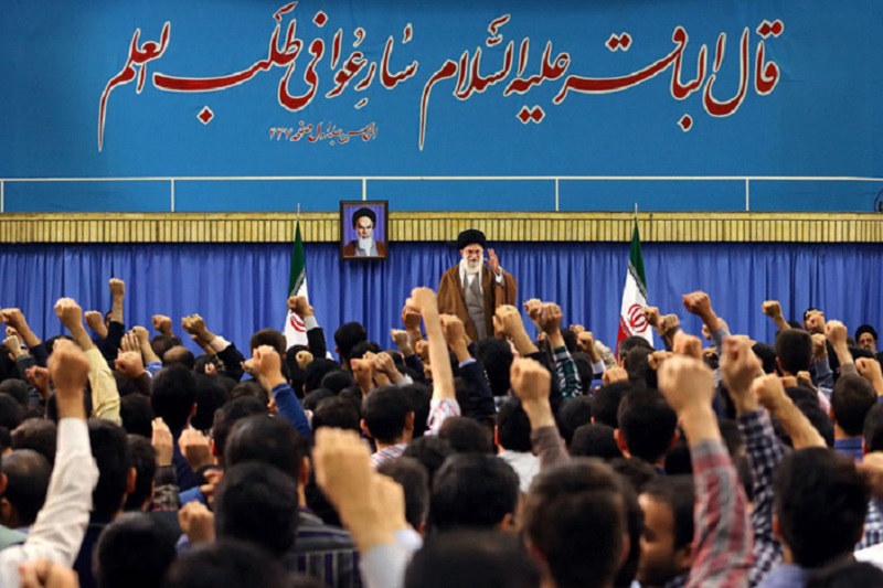 عکس:دیدارشرکت‌کنندگان در همایش ملی نخبگان فردا با رهبر انقلاب 