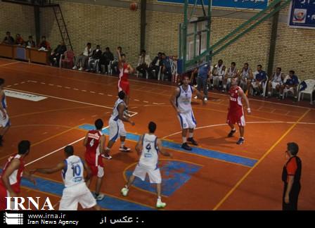 استقلال زرین قشم بازی را به مهرام تهران واگذار کرد