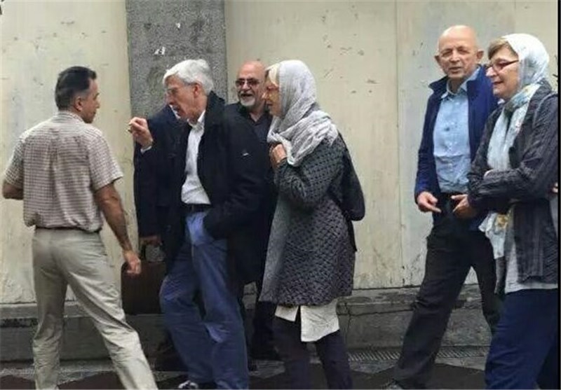 دلیل حضور جک‌استراو در خیابان فردوسی+ تصاویر 