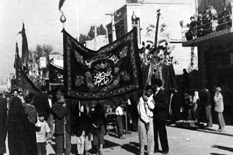 شاه مغلوب عزاداران حسین شد/ نوحه‌هایی که بذر انقلاب را آبیاری کرد
