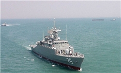 درگیری ناوشکن جماران با ۷ قایق دزدان دریایی برای نجات نفتکش ایرانی