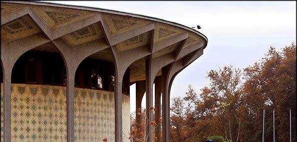 آیا بازسازی تئاتر شهر به جایی رسیده است ؟!