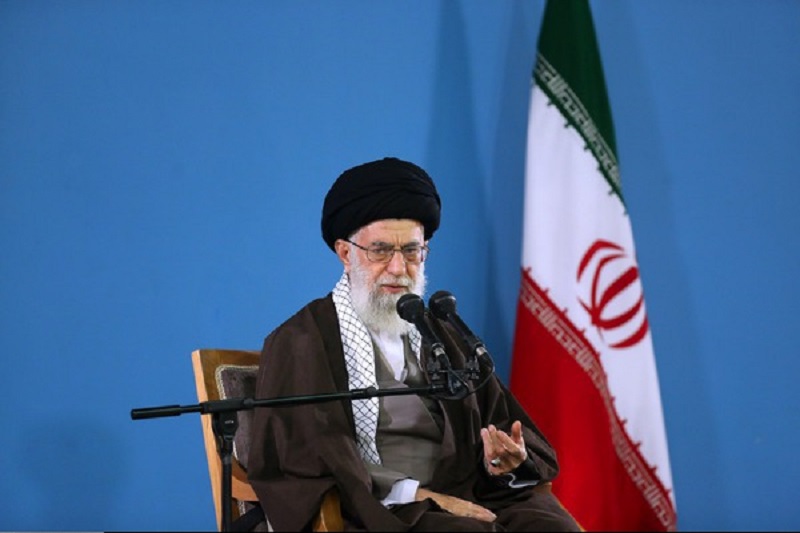 مبارزه با استکبار برخوردار از پشتوانه عمیق عقلانی و تجربی است/ برخی با بزک‌کردن چهره آمریکا فرصت خنجر زدن برای او ایجاد می‌کنند/غفلت از دشمن اصلی و پرداختن به منازعات درونی خطایی بزرگ است
