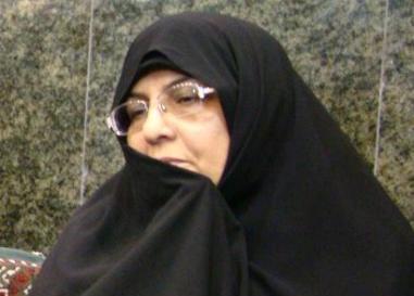 گلایه مادر شهید احمدی روشن از برخی موسسات فرهنگی
