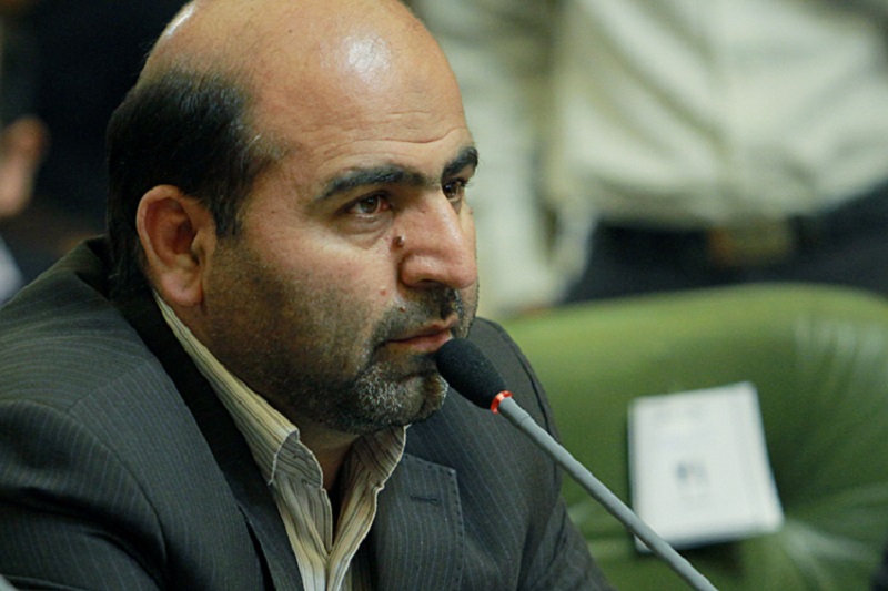 حاشیه های یک تابلو ضدآمریکایی درتهران/چرا برخی تا بحث استکبار ستیزی پیش می آید ناراحت می شوند؟/«داستان یک پرچم» برآیند نظر یک ملت است
