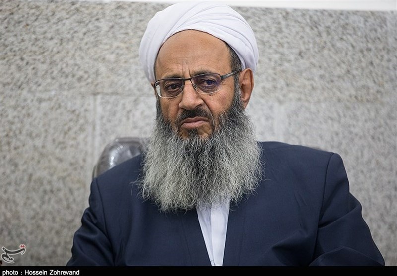 مولوی عبدالحمید: دیدگاه رهبر معظم انقلاب عامل وحدت میان برادران شیعه و سنی است
