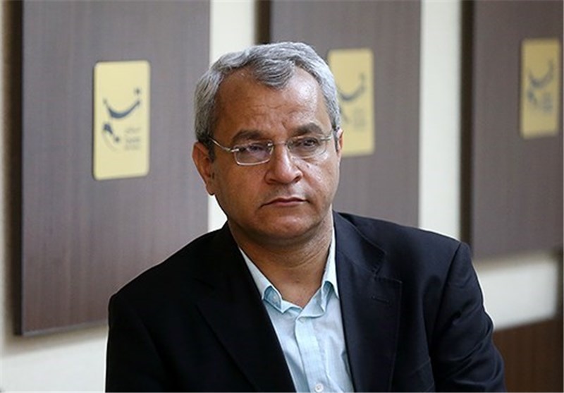 یک سوی جبهه اعتدال و توسعه "لاریجانی" و سوی دیگر "عارف" است 