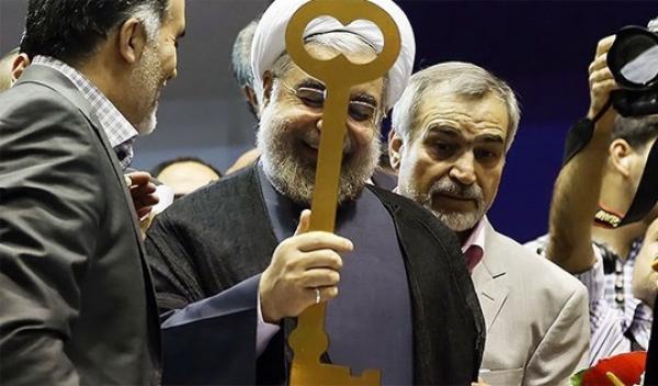 درخواست روزنامه خاندان هاشمی از اصلاح‌طلبان/ «شایسته نیست از روحانی عبور کنید!»/ انشقاق عمیق‌تر در اصلاحات