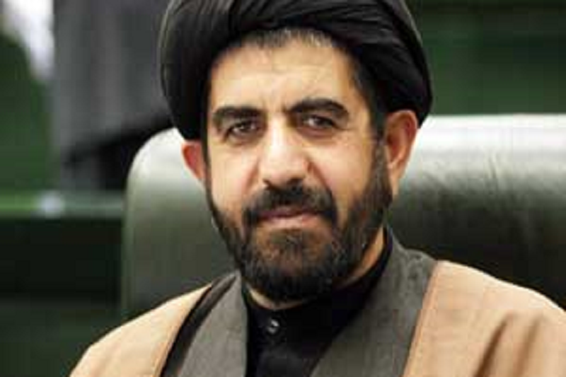 انتقادات شدید یک عضو از رئیس کمیته تحقیق و تفحص بیمه: ما را به جلسات راه نمی‌دهند