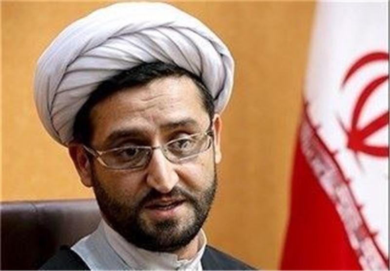 زارع‌فومنی: اصلاح‌طلبان می‌خواهند بار دیگر "عارف" را قربانی کنند
