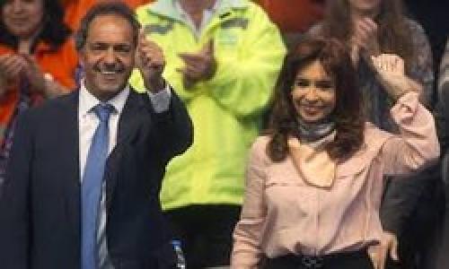 Argentinians voting for new president 