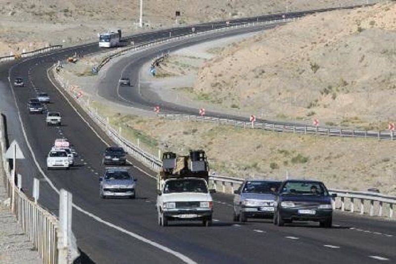 جو آرام و ترافیک روان در جاده‌های کشور/افزایش تردد در محور مهران