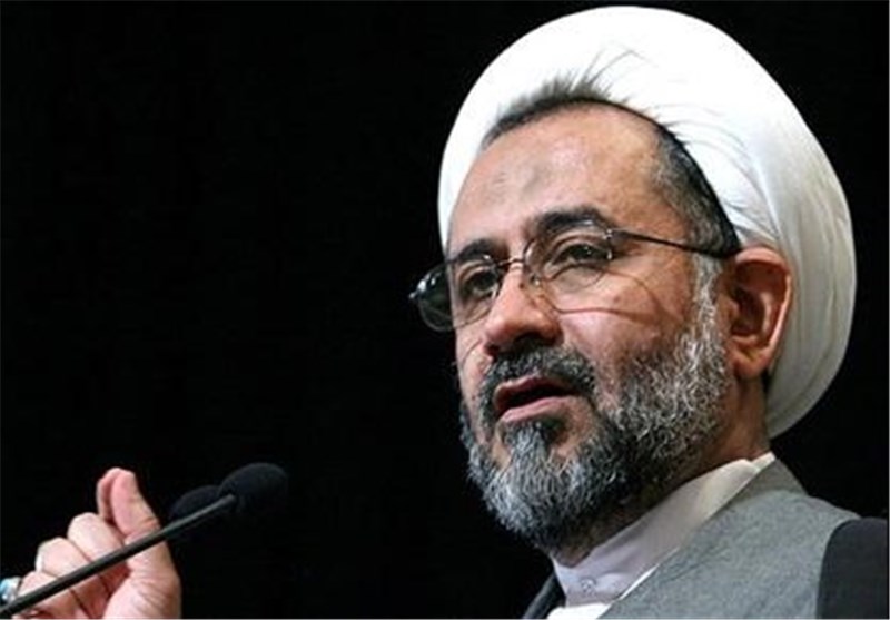 برخی افراد با نام بردن سران فتنه، تطهیر فتنه را دنبال می‌کنند 