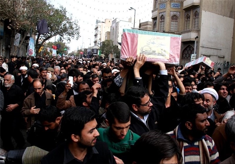 پیکر 7 شهید مدافع حرم در قم تشییع شد 