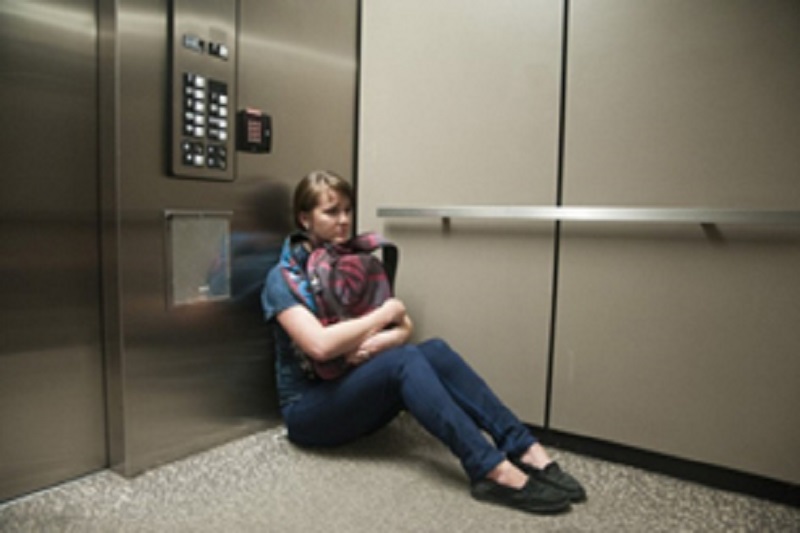 اگر در آسانسور گیر کردیم چه کنیم؟ 
