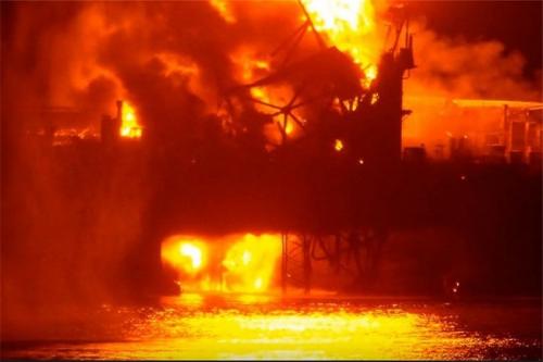  آتش‌سوزی در چاه نفتی آذربایجان 32 کشته داشت + فیلم