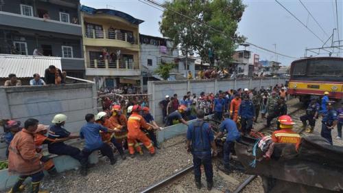 Train-minibus collision claims 16 lives in Indonesian capital 