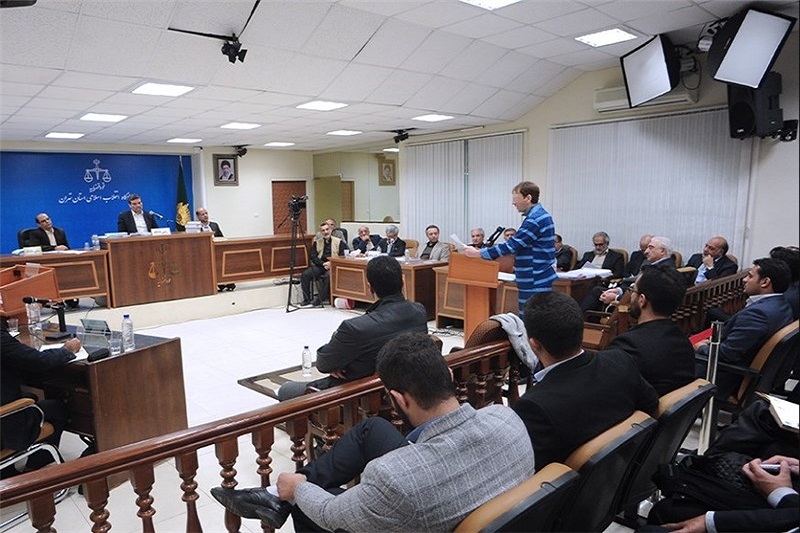 پخش سوغات کربلا در دادگاه بابک زنجانی