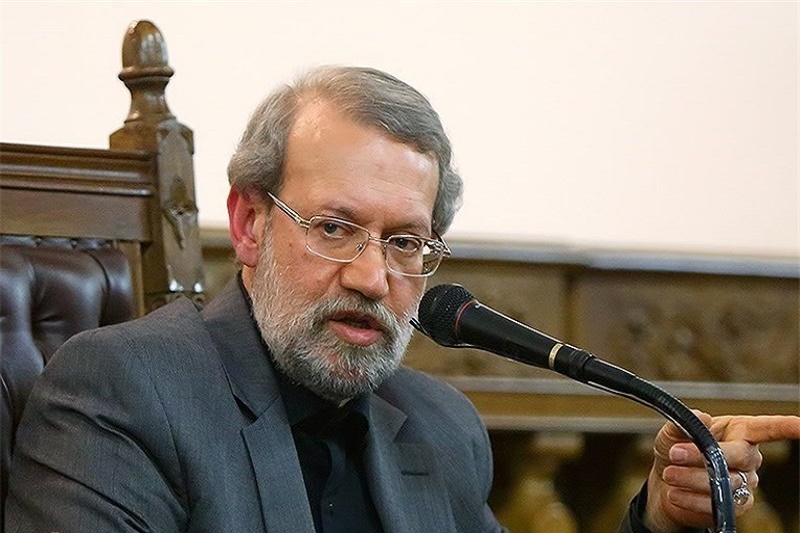  لاریجانی در مراسم عزاداری دفتر مقام معظم رهبری در قم حاضر شد