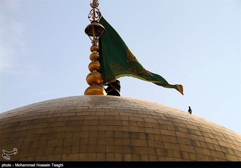 پرچم گنبد و پوشش ضریح مطهر امام رضا(ع) تعویض می‌شود 