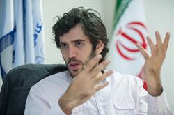  عاشق دعاهای آقا مجتبی بودم/ وقتی آیت الله سخنرانی می‌کرد میخکوب می‌شدم