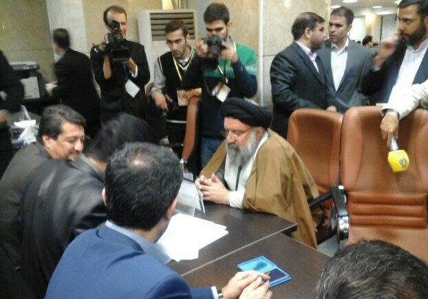 آیت‌الله خاتمی برای کاندیداتوری در انتخابات خبرگان ثبت نام کرد+ تصویر
