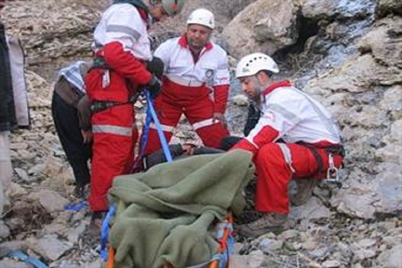 نجات زن کوهنورد در ارتفاعات توچال/سرمازدگی علت حادثه 