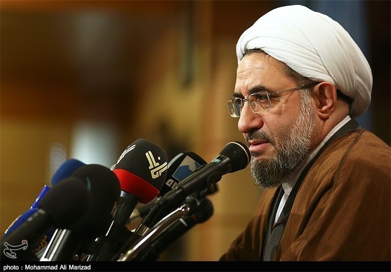 طرح موضوع "شورای رهبری" جفا به کشور و نظام اسلامی است/ نظارت بر رهبری نظارت بر شرایط است نه رفتار 