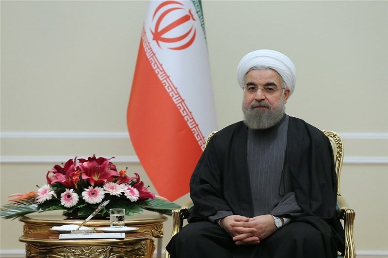 دولت و شورای نگهبان براساس قانون عمل خواهند کرد/ در سایه ولایت فقیه به‌راحتی از مشکلات عبور می‌کنیم