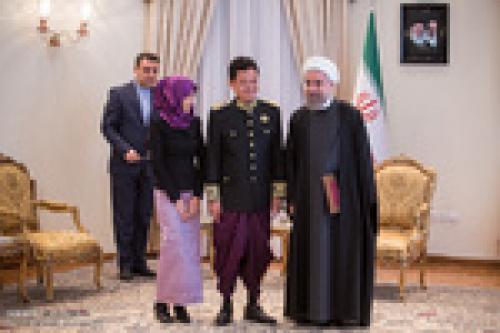 Foreign ambassadors submit credentials to Pres. Rouhani 